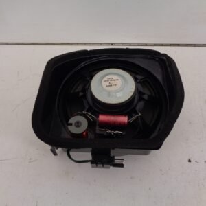 C-KLASSE W202 SPEAKER RECHTSACHTER HOEDENPLANK A2028207402