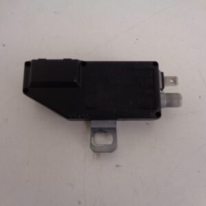 C-KLASSE W202 ANTENNE VERSTERKER A2028201989