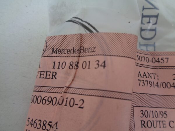 A1108880134 W108 KLEM GRILLEROOSTER NEW OLD STOCK ORIGINEEL MERCEDES-BENZ - Afbeelding 2