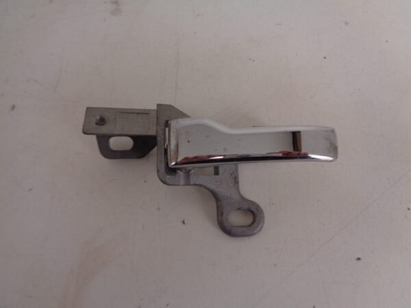 A1237600161 W123 HANDGREEP LINKVOOR BINNEN NEW OLD STOCK ORIGINEEL MERCEDES-BENZ