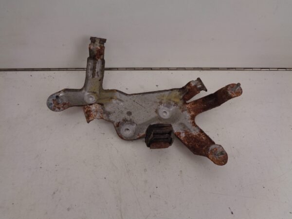 C-KLASSE W202 HOUDER BRANDSTOFPOMP A2024780640