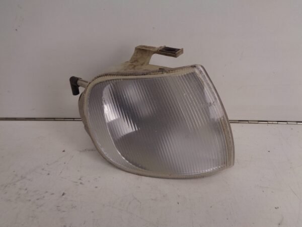 POLO 6N1 KNIPPERLICHT RECHTS WIT 6N0953042C
