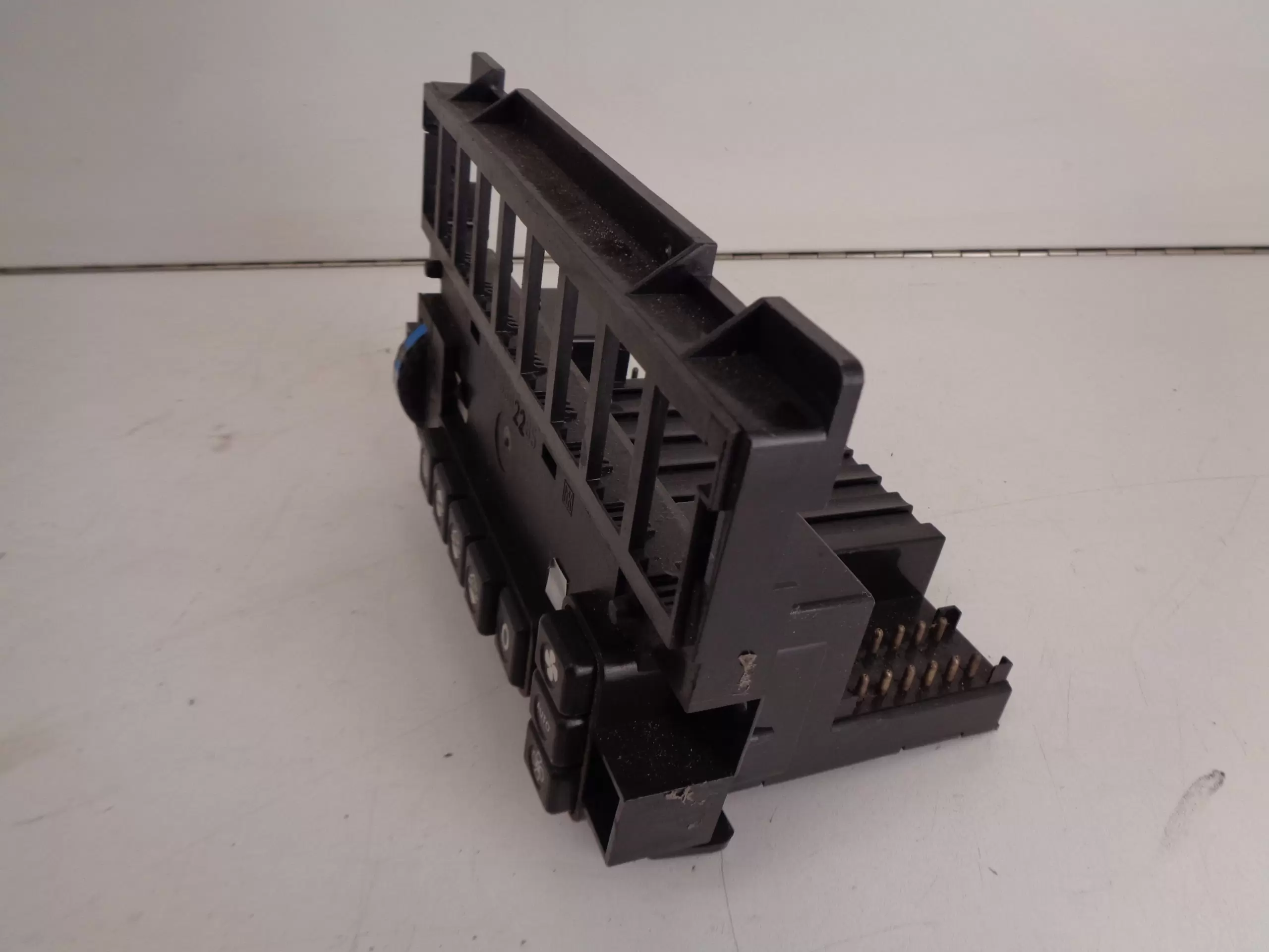 W124 E-KLASSE CLIMA KACHEL PANEEL A1248302285 - Afbeelding 2
