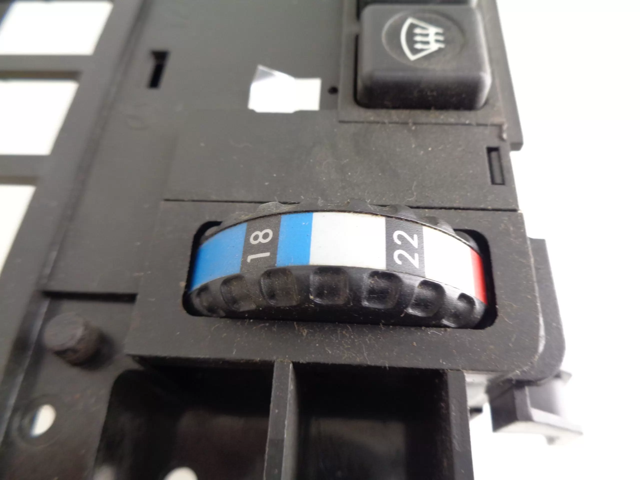 W124 E-KLASSE CLIMA KACHEL PANEEL A1248302285 - Afbeelding 4