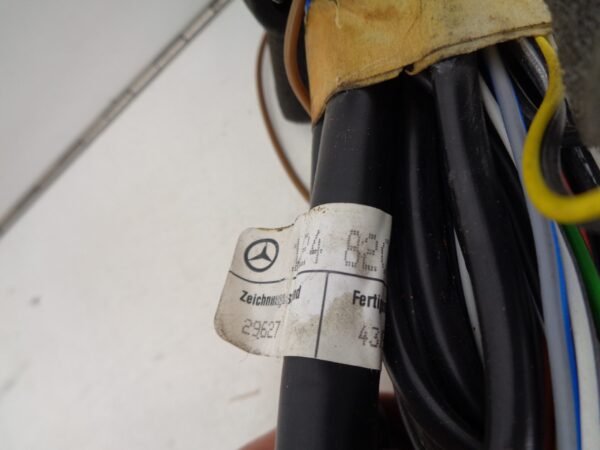 W124 SCHAKELAAR MET KABEL 4 WEG SPEAKERSYSTEEM A1248209115 A1248202010 - Afbeelding 3