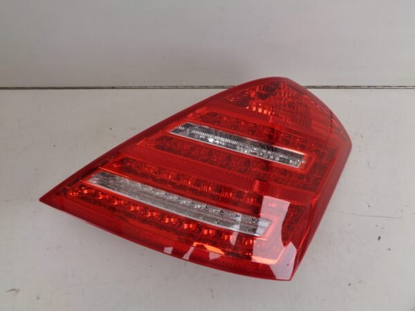 A22188201464 S-KLASSE W221 FACELIFT ACHTERLICHT RECHTS NEW OLD STOCK ORIGINEEL MERCEDES-BENZ