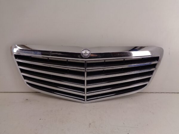 E-KLASSE W211 E63 AMG FACELIFT GRILLE A2118801783 9040