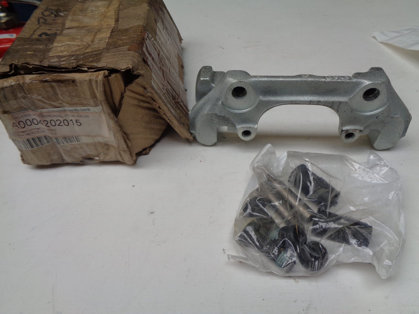 A0004202015 OND.SET REMANKERPLAAT OLD STOCK ORIGINEEL MERCEDES-BENZ