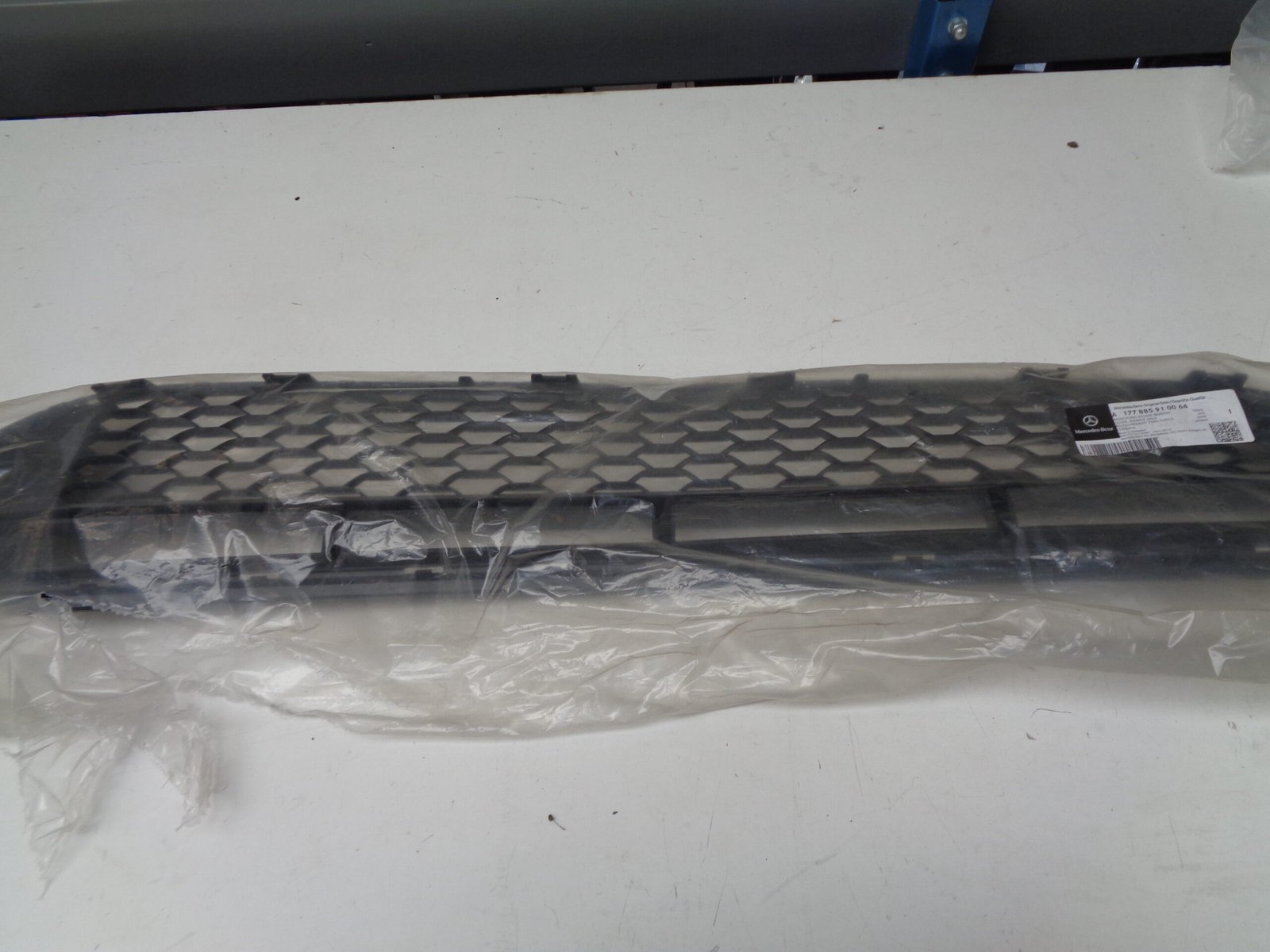 A177885910064 AFDEKKING BUMPER OLD STOCK ORIGINEEL MERCEDES-BENZ